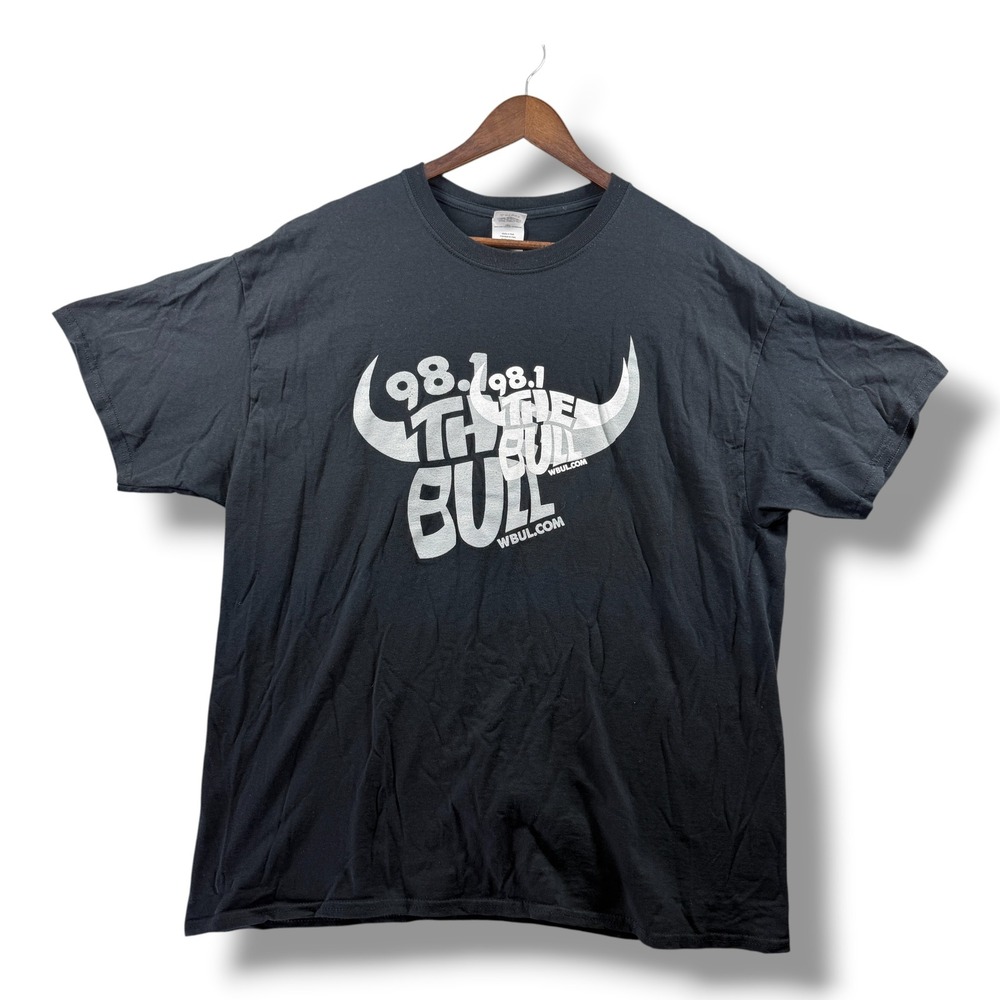 Gildan 98.1 The Bull WBUL Radio Station Graphic T-Shirt Black XL 10th Planet
